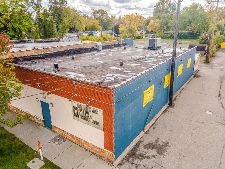 More Photos Of 23925 Goddard Rd, Taylor Bar For Sale