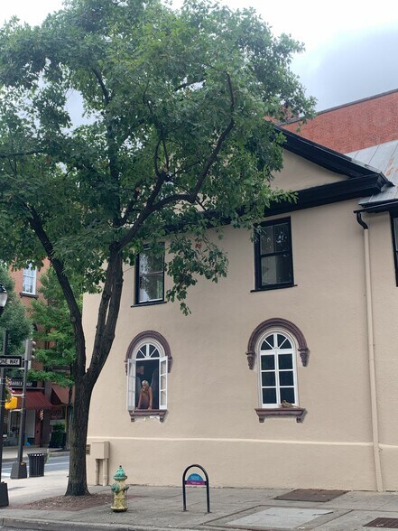 More Photos Of 41-45 N Market St, Frederick Storefront Retail Office For Lease
