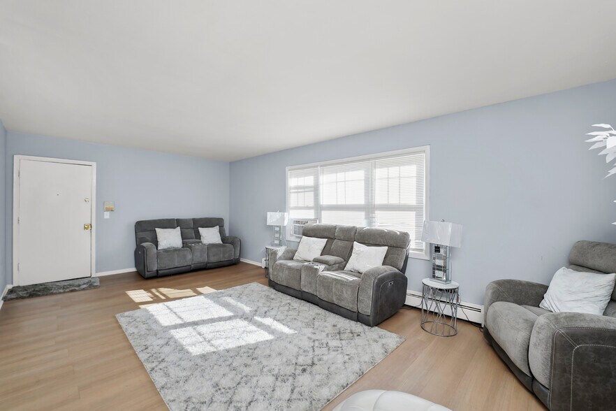 More Photos Of 1905-1913 Saint Charles Rd, Maywood Apartments For Sale