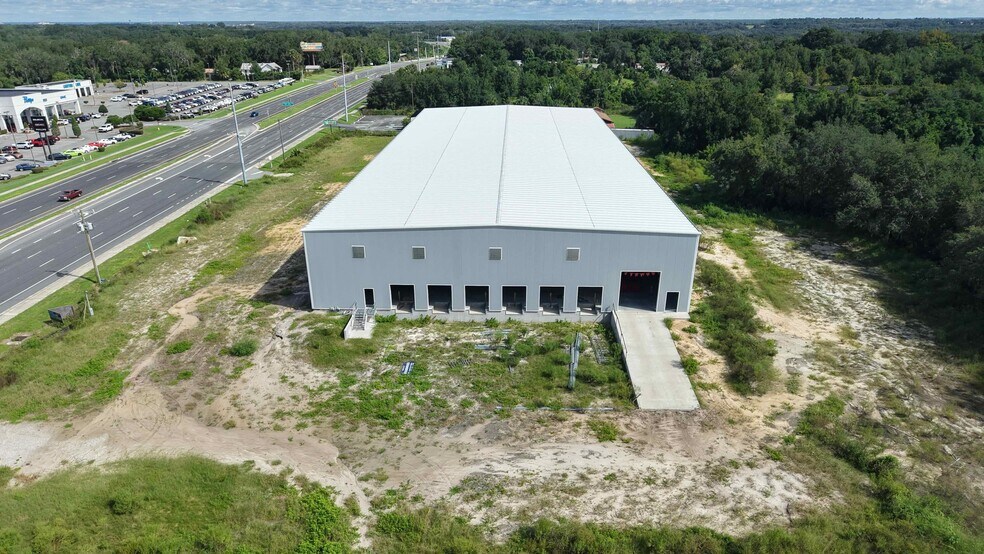 More Photos Of 2221 US-441, Fruitland Park Showroom For Sale