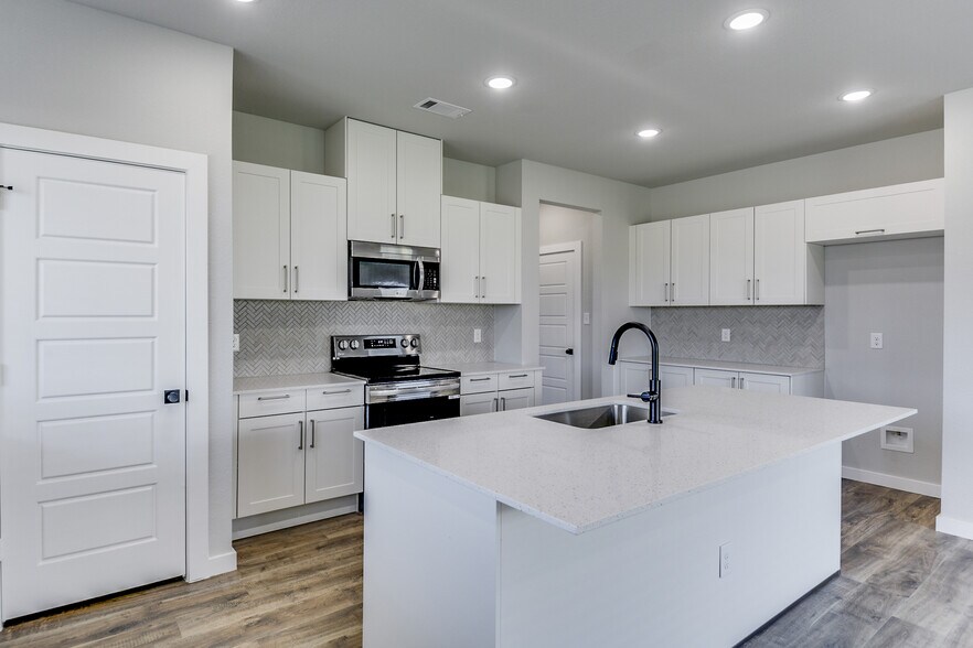 More Photos Of 4405 Clovis Ct, Midlothian Apartments For Sale