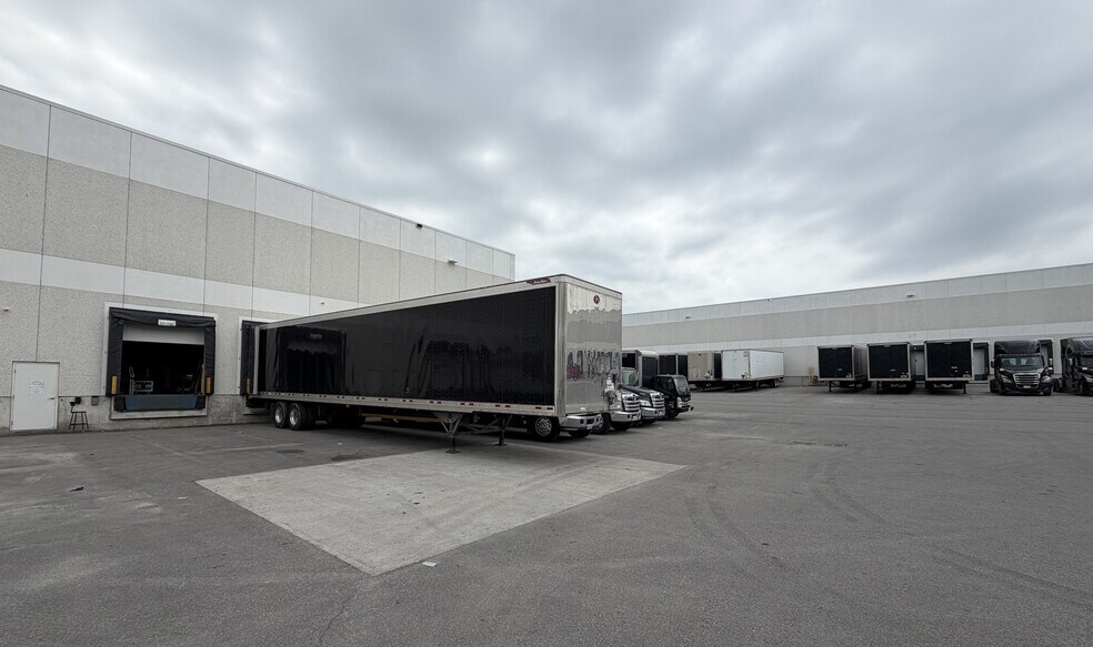 More Photos Of 620 Passmore Ave, Toronto Manufacturing For Lease