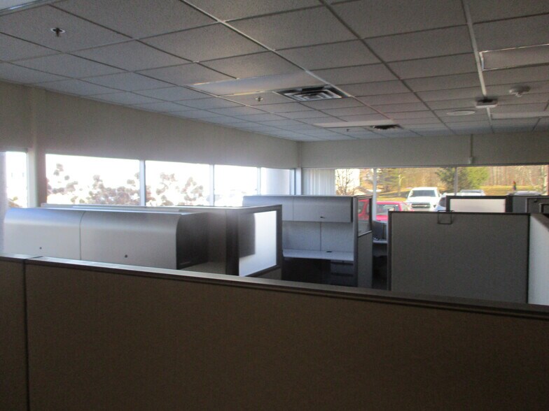 More Photos Of 2925 Walkent Ct, Grand Rapids Distribution For Lease
