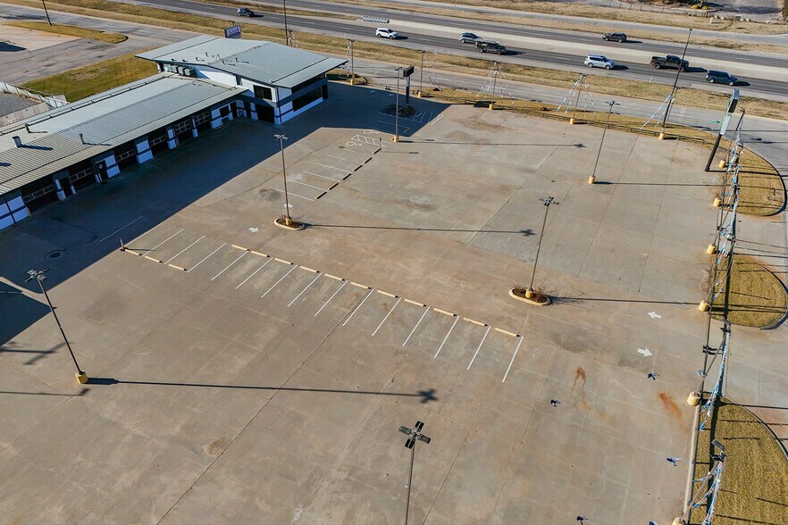 More Photos Of 11209 W Kellogg, Wichita Auto Dealership For Sale