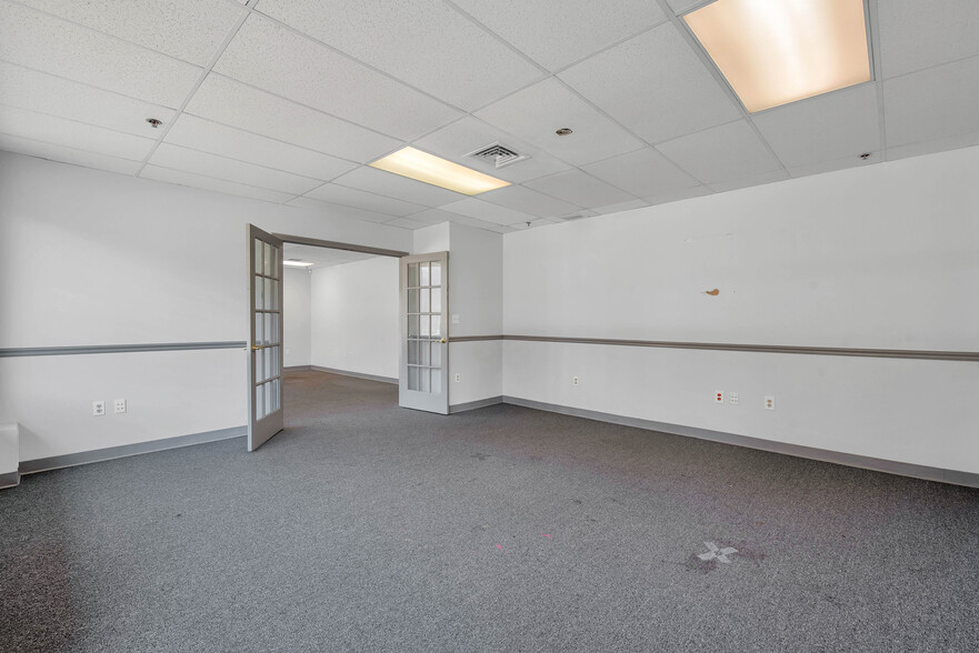 More Photos Of 250 Main St, Hartford Apartments For Lease