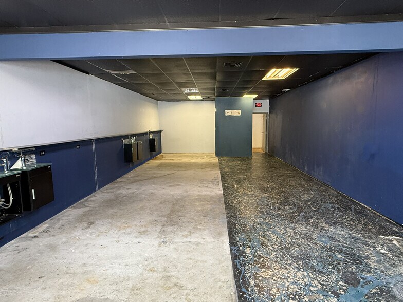 More Photos Of 510 Williamstown Rd, Sicklerville Storefront For Lease