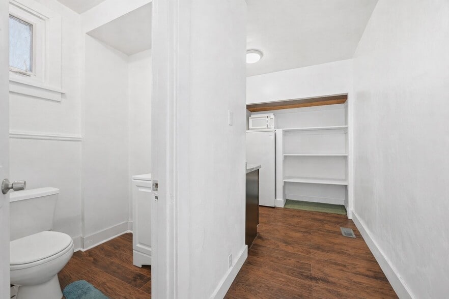 More Photos Of 2404 Saw Mill Run Blvd, Pittsburgh Storefront For Sale