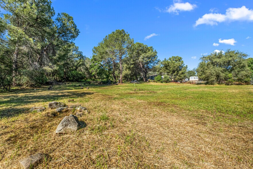 More Photos Of 320 Taylor Rd, Newcastle Specialty For Sale