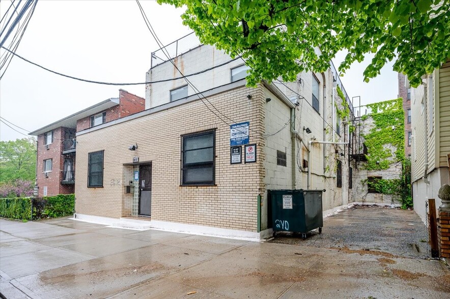 Primary Photo Of 2811 Zulette Ave, Bronx Office For Sale