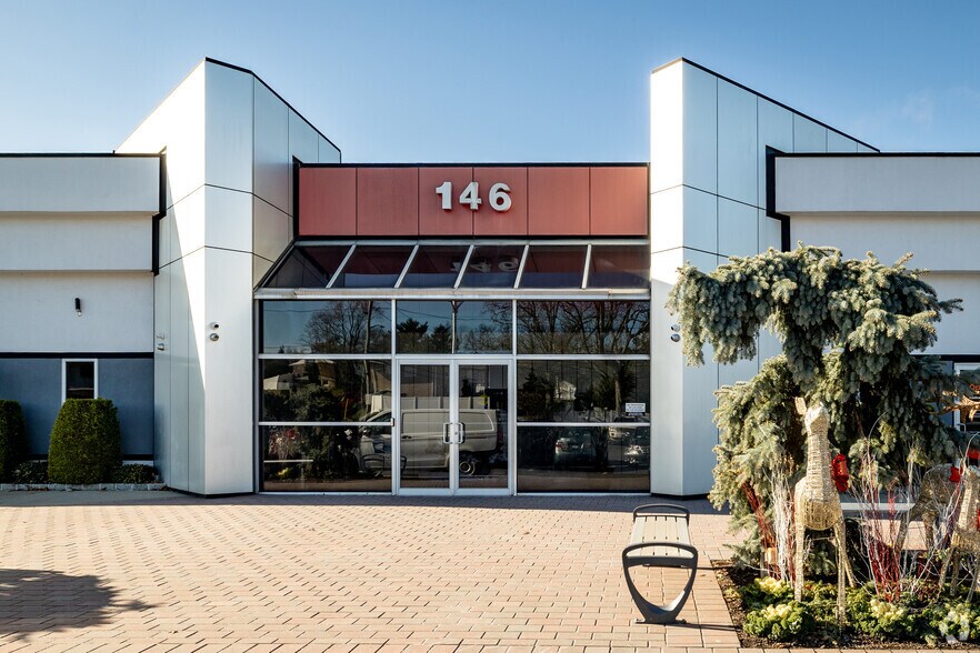 More Photos Of 146 Manetto Hill Rd, Plainview Medical For Lease