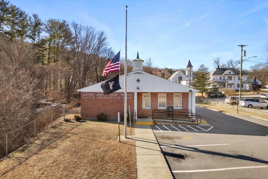 More Photos Of 2 Main St, Baltic Specialty For Sale