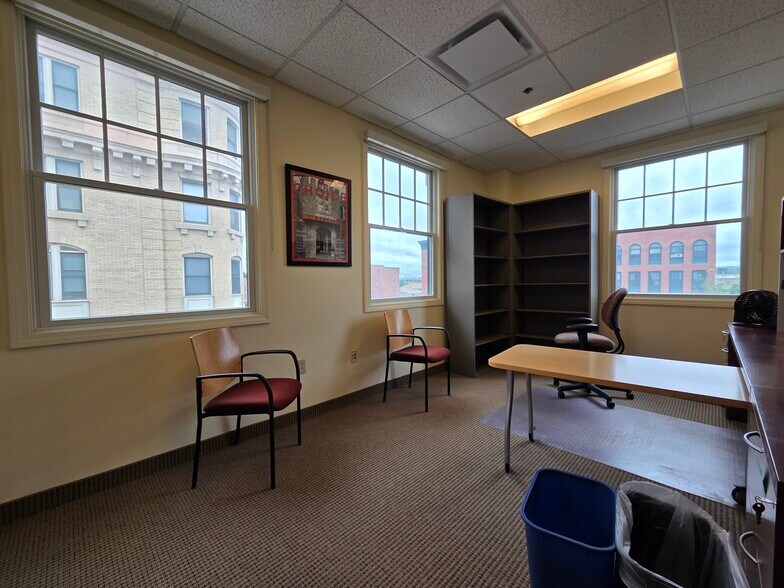 More Photos Of 575 Main St, Middletown Medical For Sale
