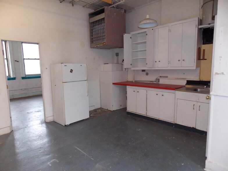 More Photos Of 122-126 18th St, Brooklyn Warehouse For Lease