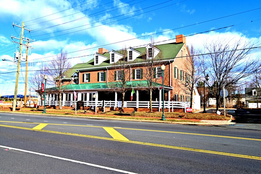 More Photos Of 15120 Washington St, Haymarket Restaurant For Sale