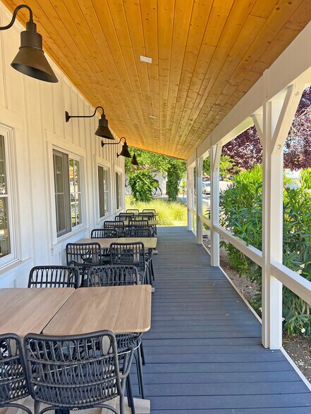 More Photos Of 745 Park St, Paso Robles General Retail For Sale