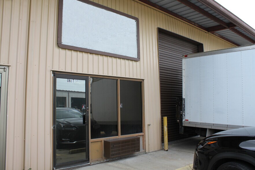 More Photos Of 490 North St, Longwood Flex For Lease