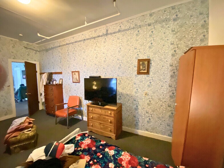 More Photos Of 4 Washington Park, Oxford Healthcare For Sale