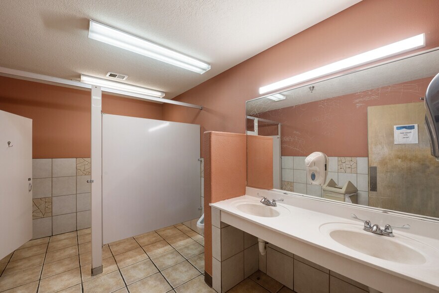 More Photos Of 8032 4th St NW, Albuquerque Restaurant For Sale