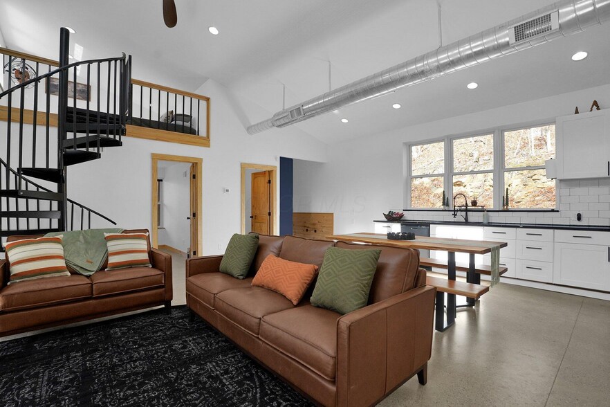 More Photos Of 21360 State Route 327, Laurelville Specialty For Sale