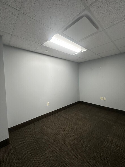 More Photos Of 599 Farmington Ave, Farmington Medical For Lease