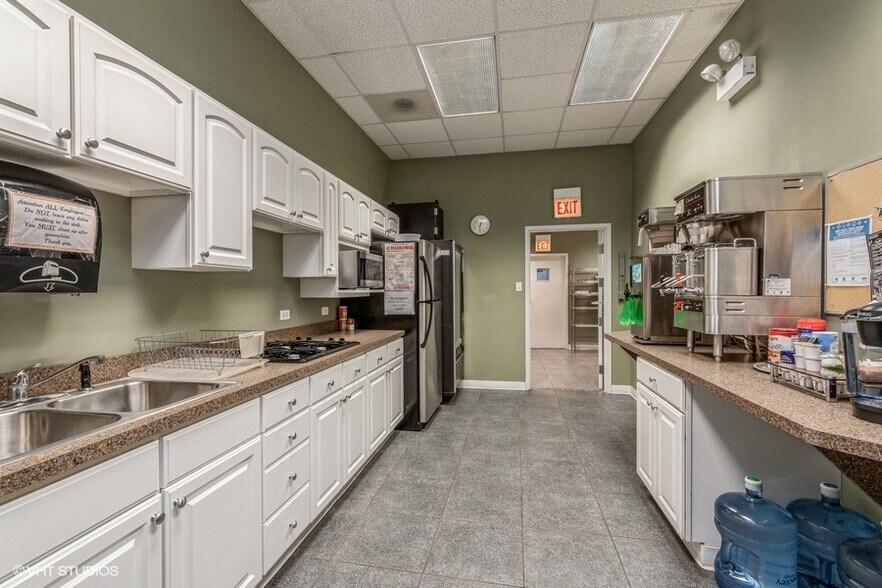 More Photos Of 6500 W College Dr, Palos Heights Flex For Sale