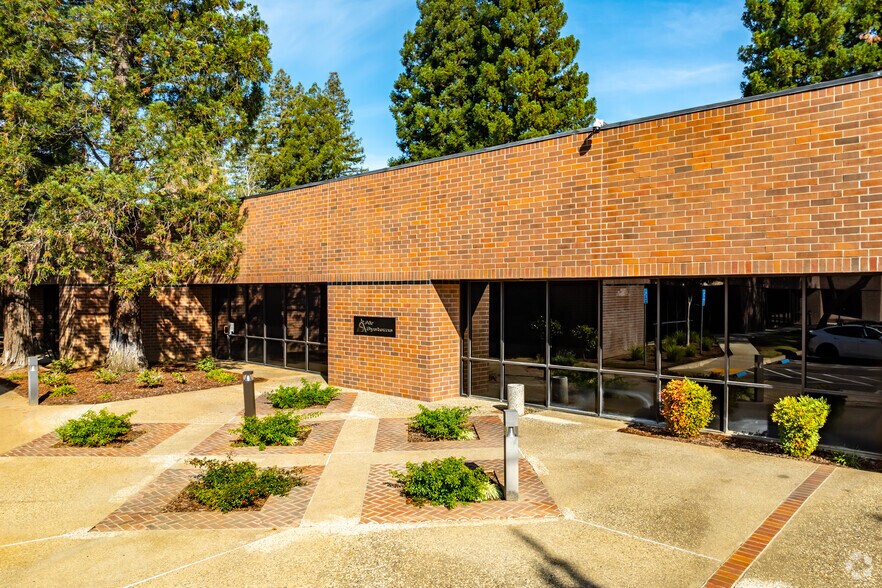 More Photos Of 10381 Old Placerville Rd, Sacramento Office For Lease