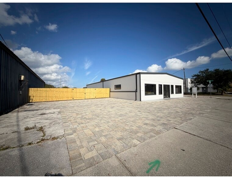 More Photos Of 1030 Aurora Road, Melbourne Warehouse For Lease