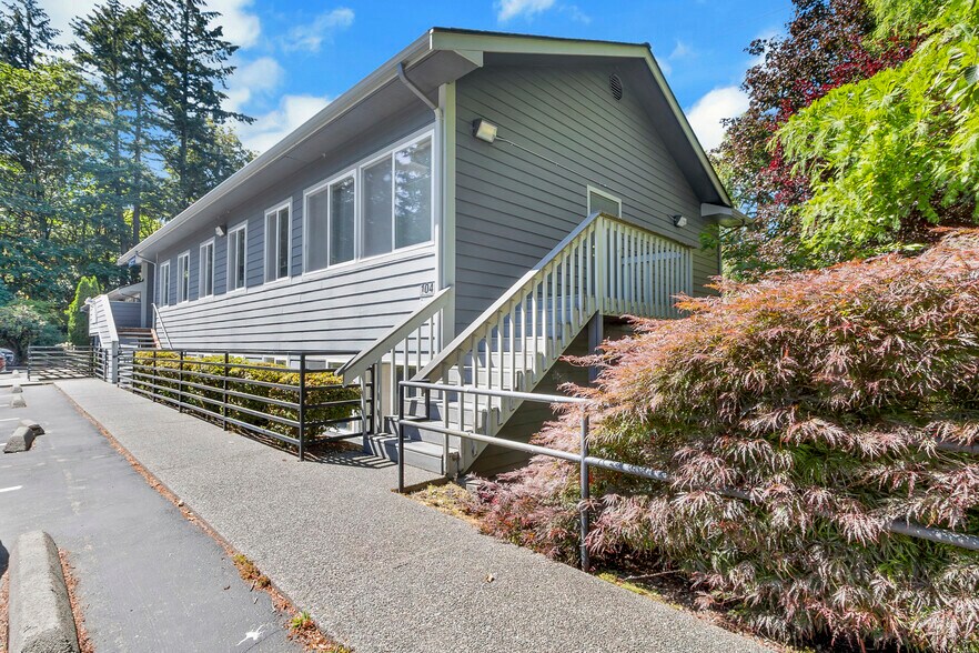 More Photos Of 104 Tremont Ave, Port Orchard Medical For Sale