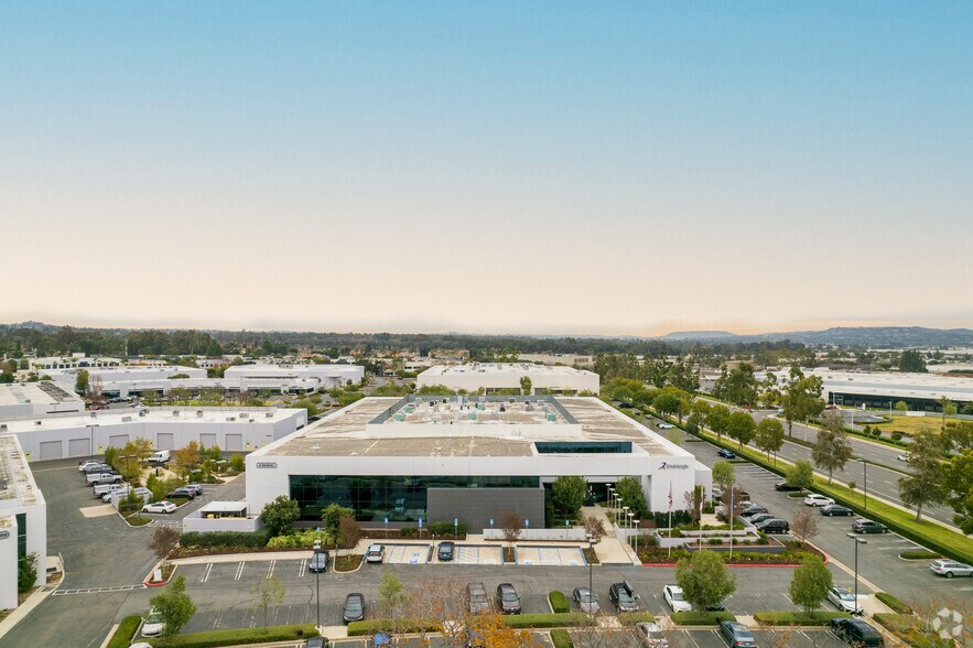 More Photos Of 2 Musick, Irvine Light Manufacturing For Lease