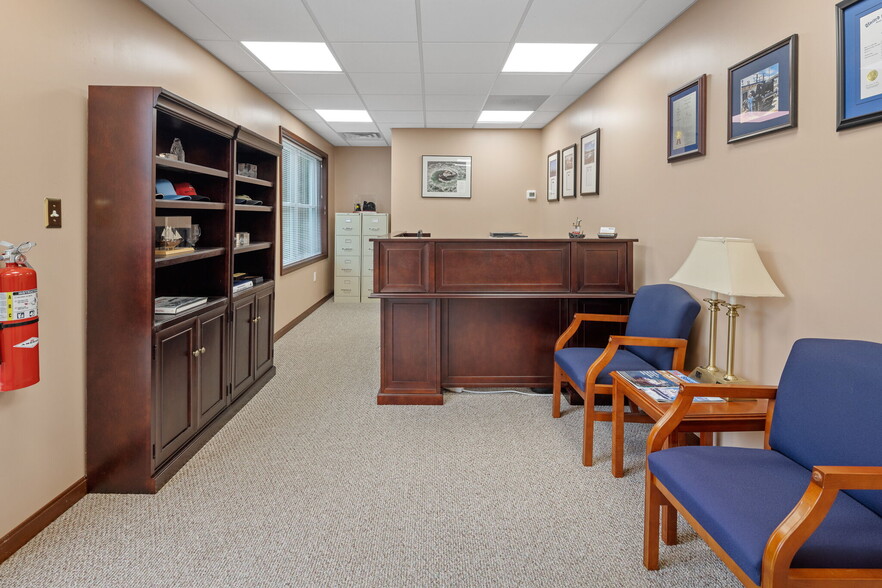 More Photos Of 30 Bolton Ln, West Creek Light Distribution For Sale