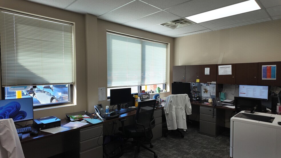 More Photos Of 2401 FM 646, Dickinson Medical For Sale