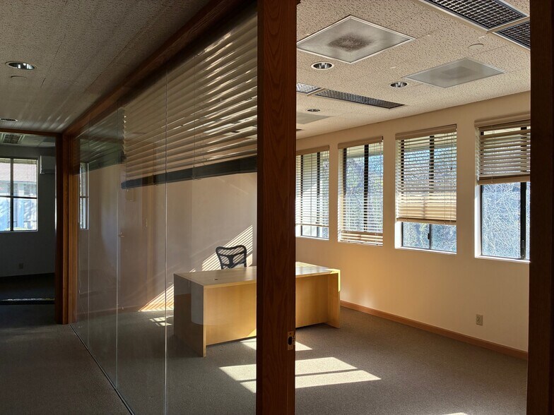 More Photos Of 155 N Redwood Dr, San Rafael Office For Sale