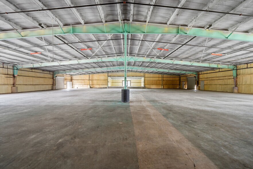 More Photos Of 1403 W Welch St, Taylor Warehouse For Sale