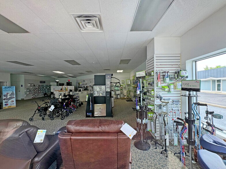 More Photos Of 693 E Lakewood Blvd, Holland Freestanding For Sale