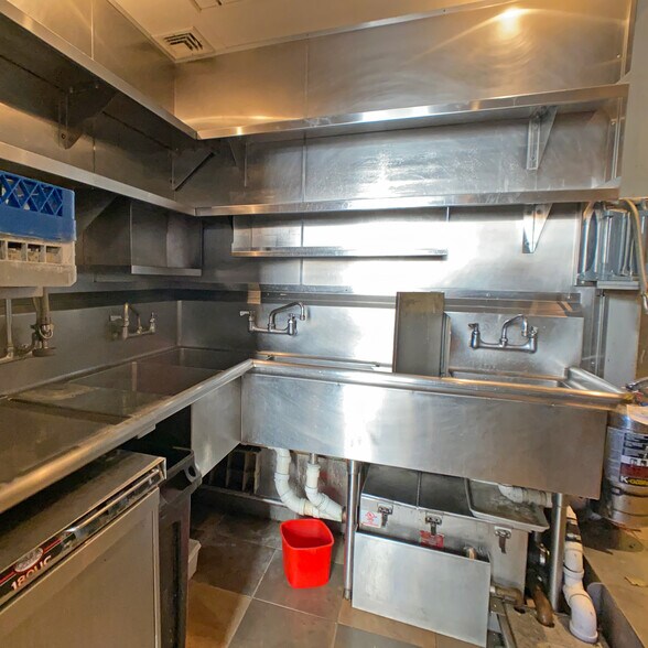 More Photos Of 46 Aborn St, Providence Office For Lease