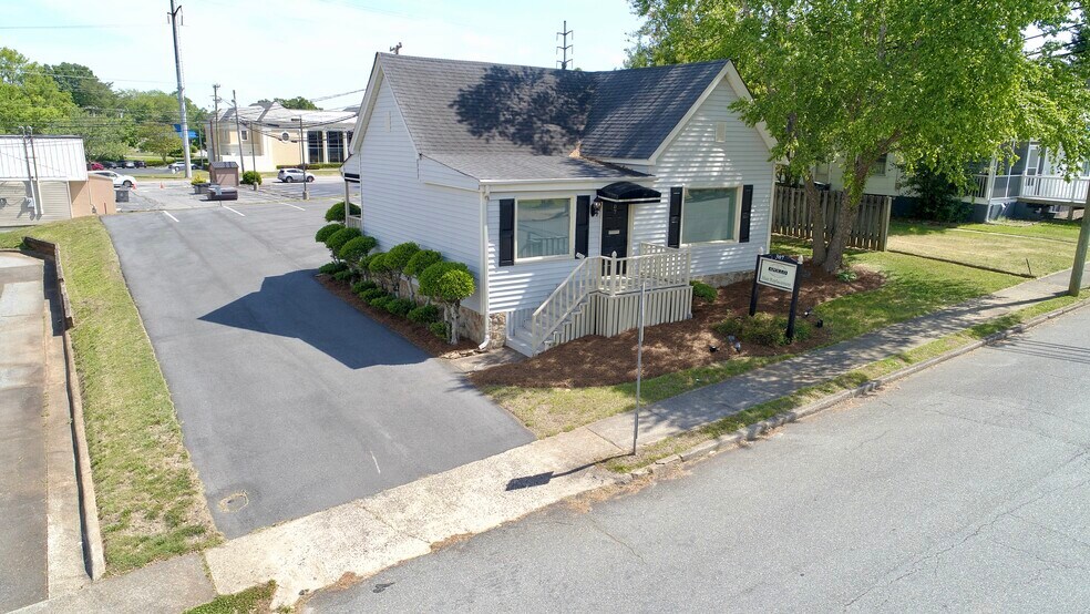 More Photos Of 307 Harvey St, Winston-Salem Freestanding For Sale