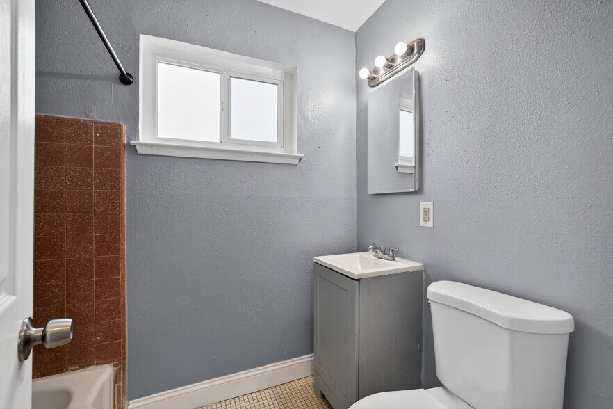 More Photos Of 701 Plaza Ave, Sacramento Apartments For Sale