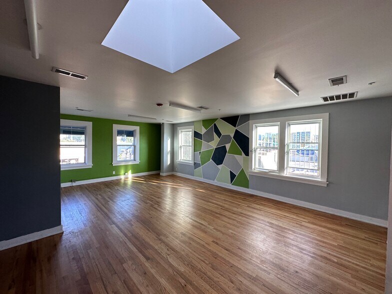More Photos Of 3483-3487 S Broadway, Englewood Storefront Retail Office For Lease