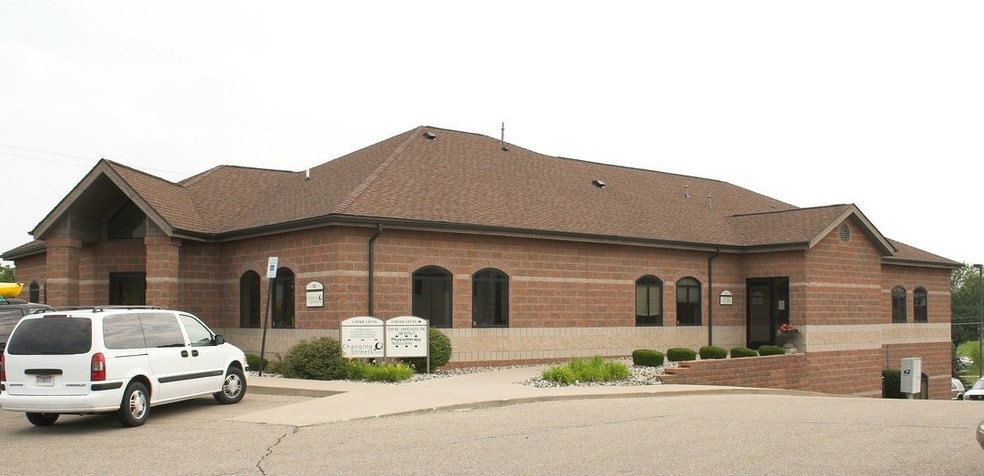 More Photos Of 8285 S Saginaw St, Grand Blanc Office For Lease