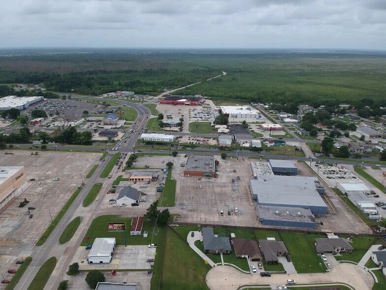More Photos Of 5801 W Park Ave, Houma General Retail For Sale
