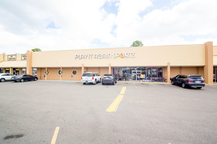 More Photos Of 4400 Hardy St, Hattiesburg Storefront For Sale