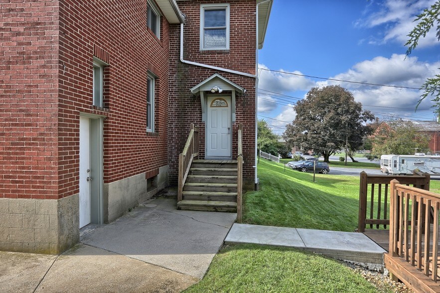 More Photos Of 421 W Chocolate Ave, Hershey Medical For Lease