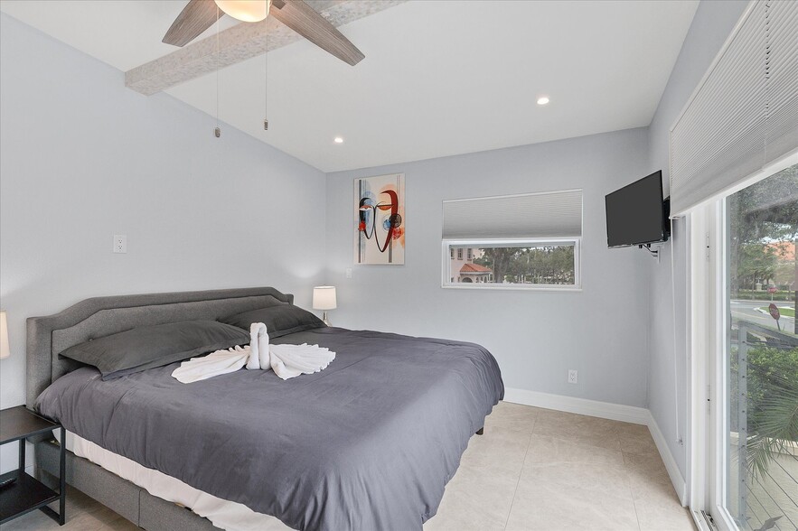 More Photos Of 1236 13th St, Sarasota Apartments For Sale