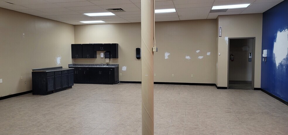 More Photos Of 470 Hotchkiss St, Campbellsville General Retail For Sale