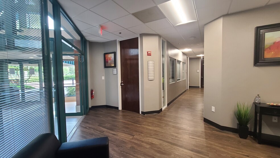 More Photos Of 250 International Pky, Lake Mary Office For Lease