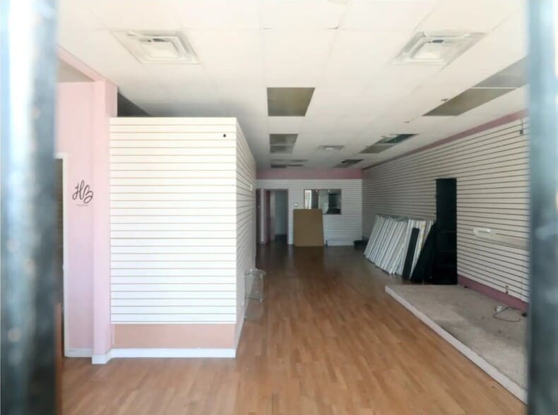 More Photos Of 927 Highland Ave, National City Freestanding For Sale