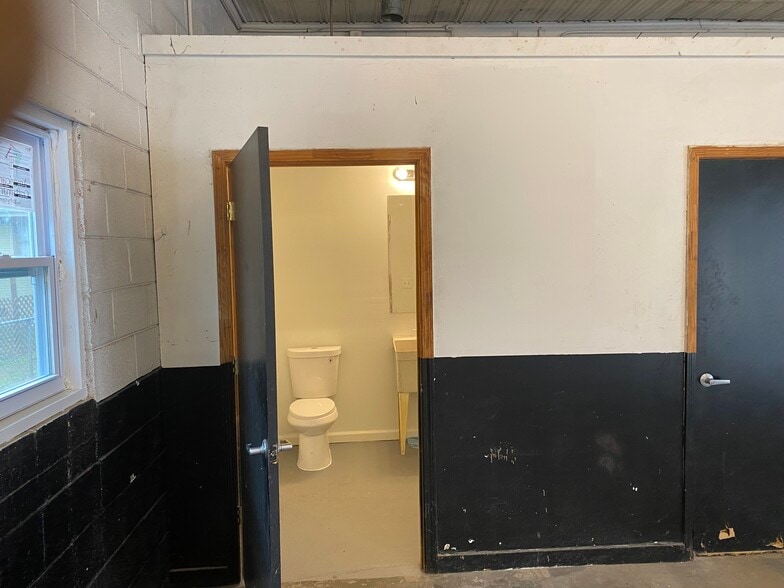 More Photos Of 190 Church Circle Ln, Bunnlevel Auto Salvage Facility For Sale