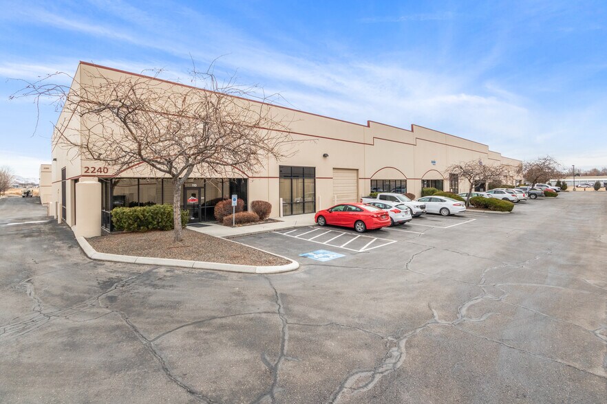 More Photos Of 2240 S Cole Rd, Boise Warehouse For Lease