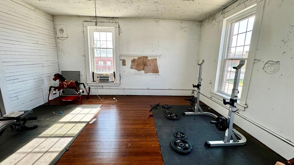 More Photos Of 717 2nd Ave N, Clanton Storefront For Sale