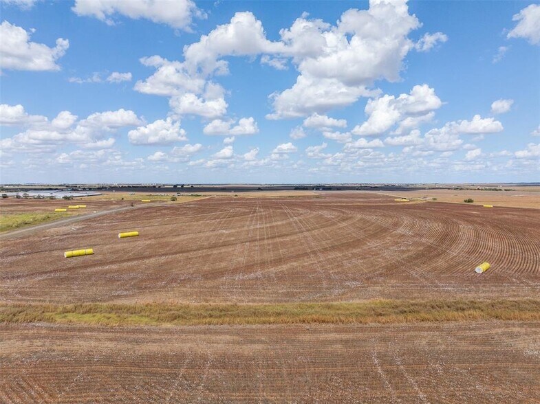 More Photos Of 000 Wells Lane, Manor Land For Sale